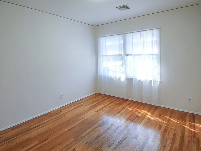 4426 Calhoun Ave — Photo 3