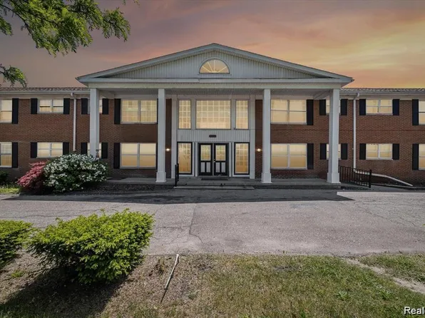 25301 Five Mile Rd, Redford, MI 48239