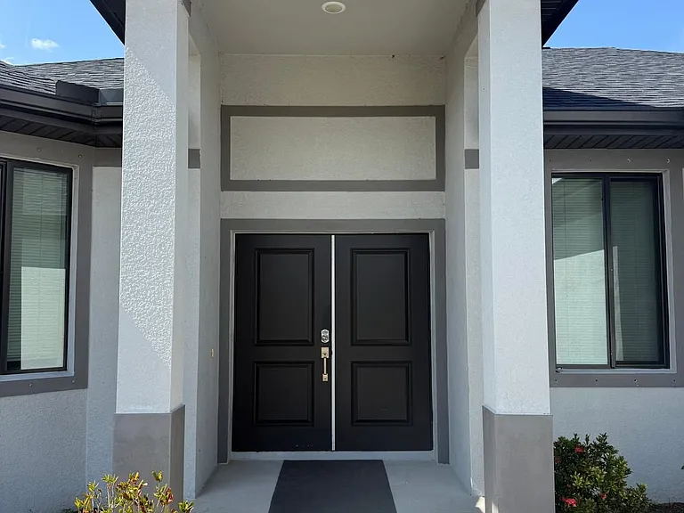751 SW 5th St — Photo 4