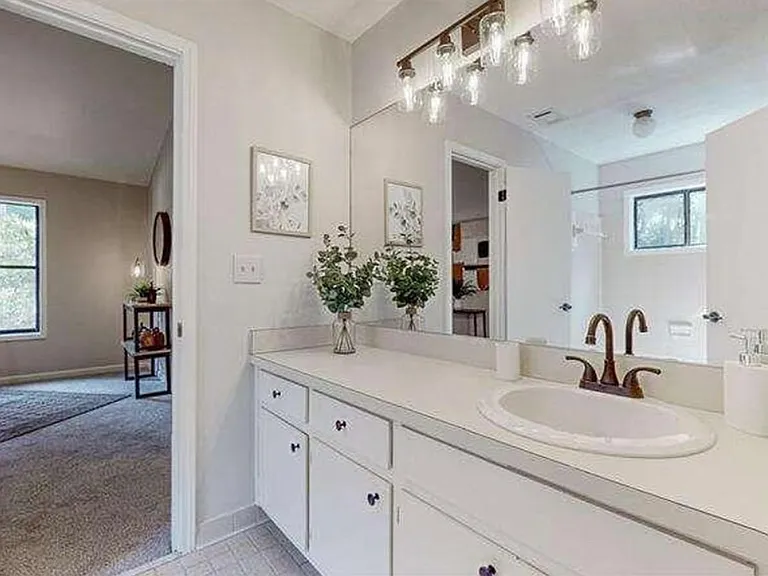 2355 Virginia Pl NE — Photo 13