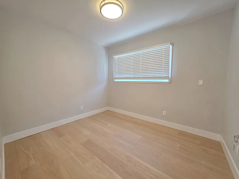 Mullens Dr — Photo 2
