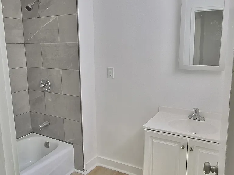 1025 Kenneth Ave #1 — Photo 10