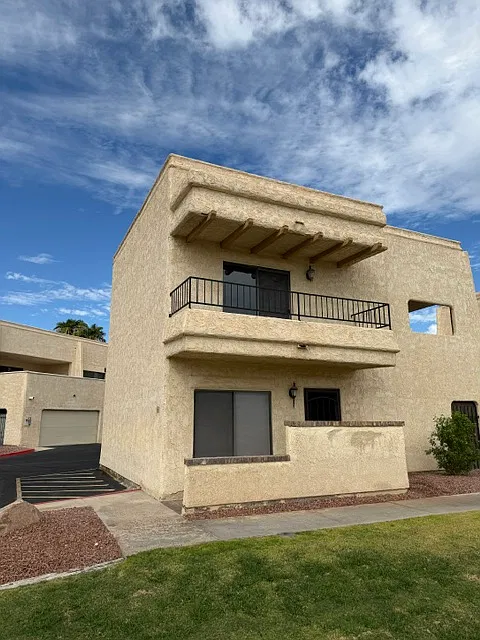 2 bed, 2.0 bath, $2,300 — Photo 1