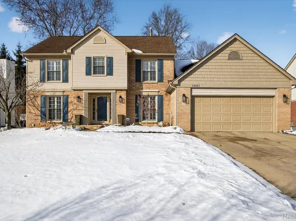 19261 Fairlane Ct, Livonia, MI 48152