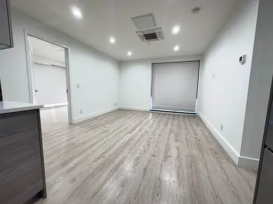 Rented by Oxford Property Group | media 35