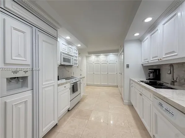 1111 Crandon Blvd, Key Biscayne, FL
