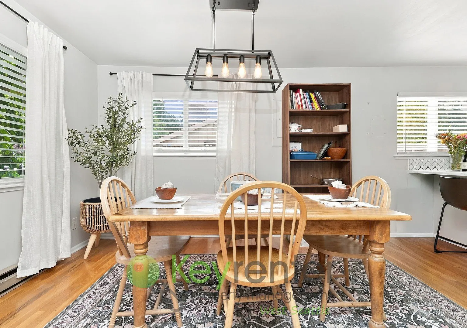 Modern Comfort Meets Outdoor Living in Seattle — Photo 4