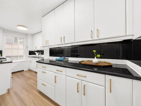 530 East 72nd Street image 6 of 21