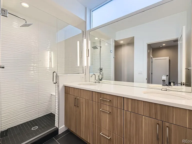 1612 Irving St #4 — Photo 14