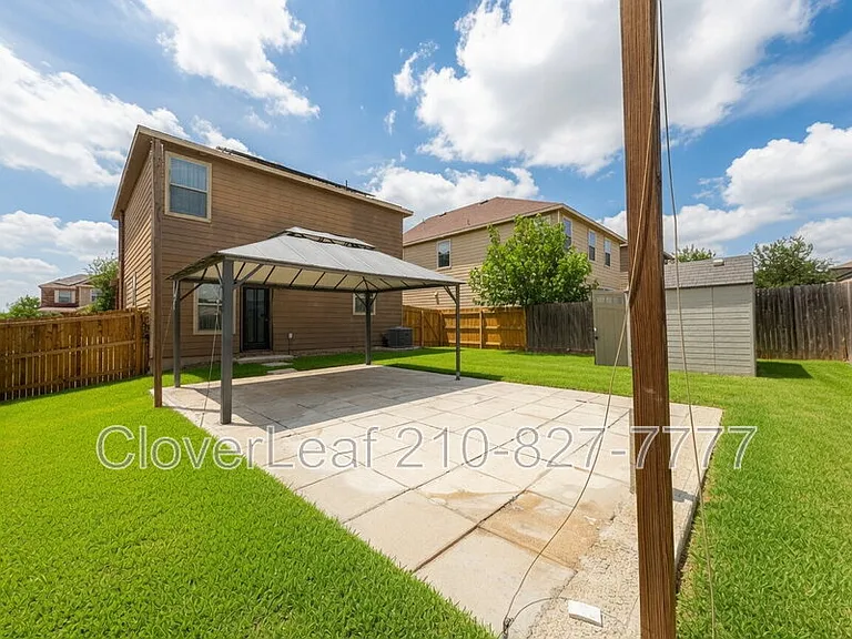 2606 Bluff Xing — Photo 45