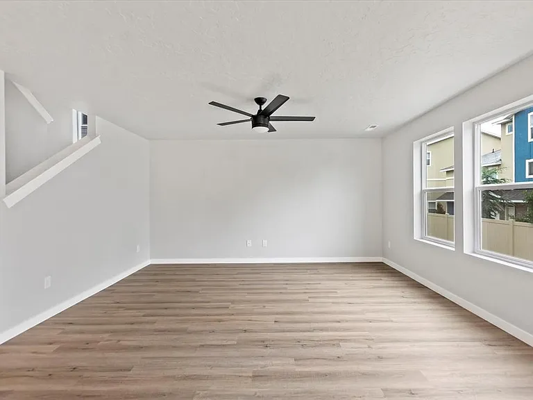 2741 E Jasmine St — Photo 10