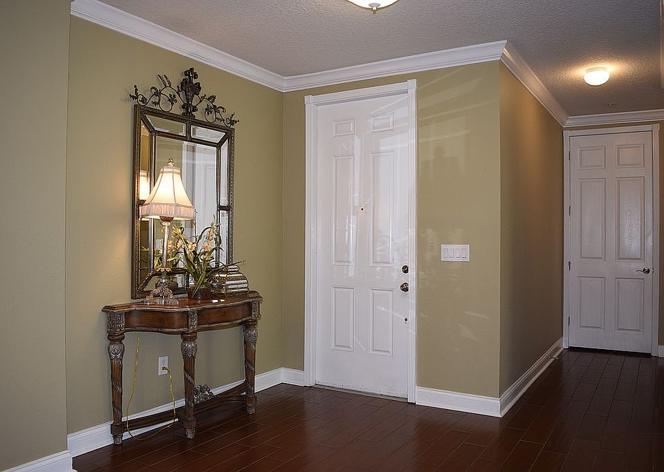 1st image of 160 Hidden Palms Ln