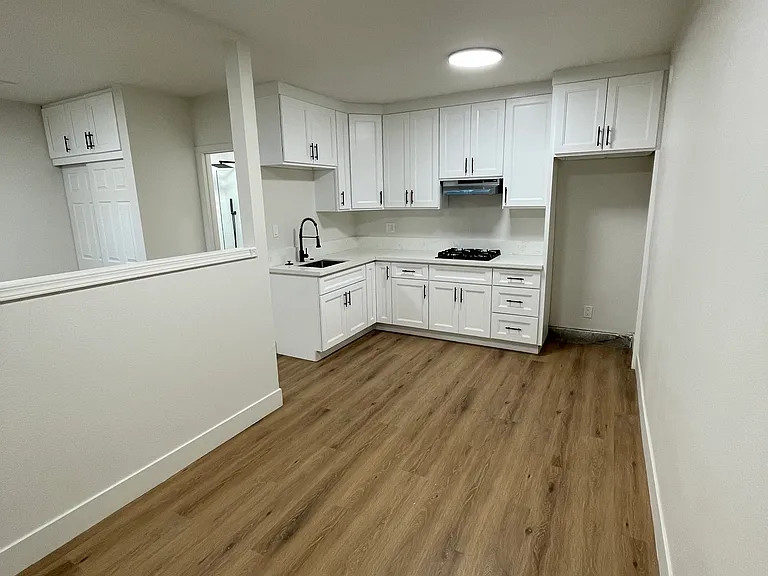 3707 Mayland Ave — Photo 3