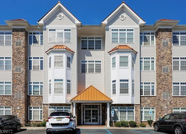 104 E Elizabeth Ave #303 — Photo 15