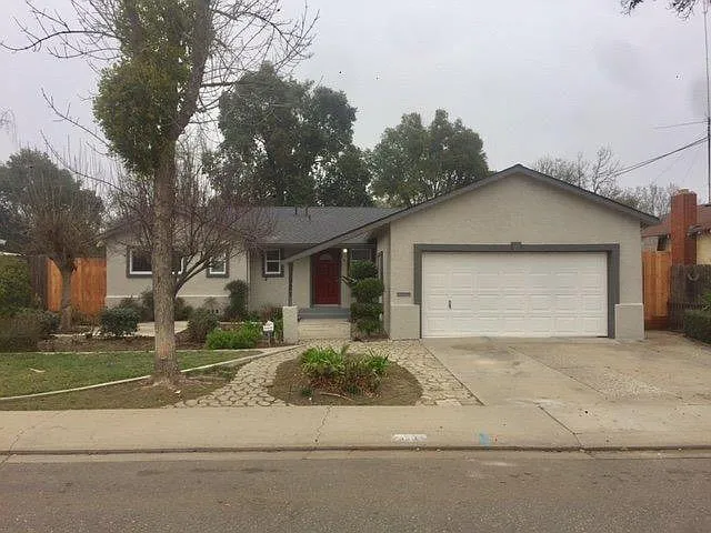 921 Pasadena Ln photo 1