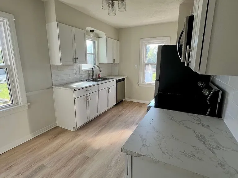 406 Wills Ave — Photo 6