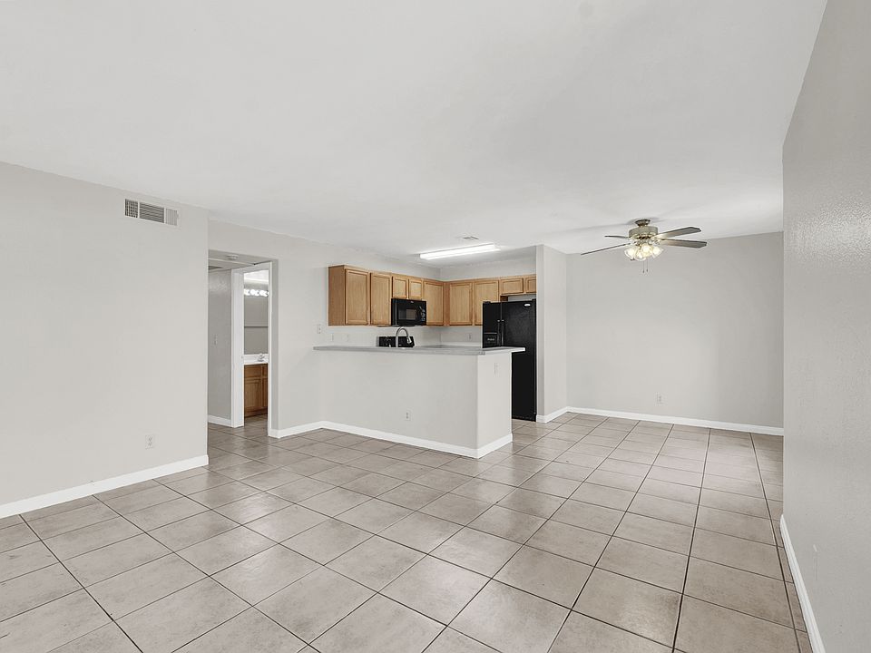 #GuardianRealty 2974 Juniper Hills #102 Las Vegas Condo Rental living room 2_08072025