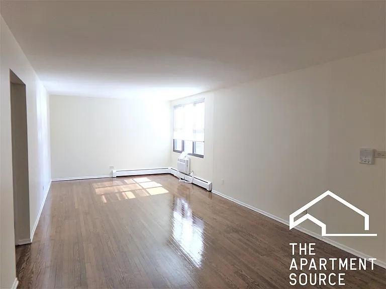 1644 W Sherwin Ave #2C — Photo 4
