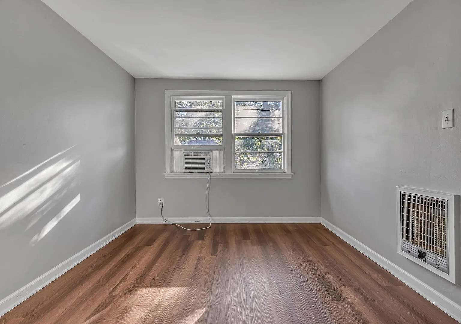 2bed 1bath Duplex | Hillsboro West End — Photo 3