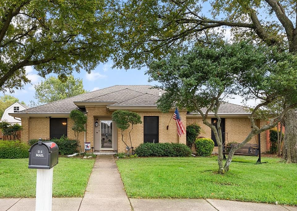1st image of 414 Kingsbridge Cir