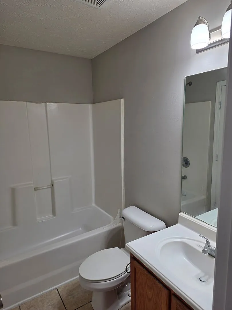 Nice 3 BR, 2 BA, with garage in LaVergne by Carter Realty Advisors — Photo 4