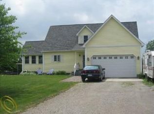 11273 Hill Rd, SWARTZ CREEK, MI 48473