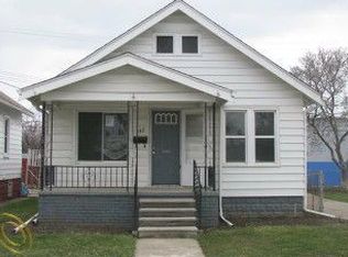 542 Cleophus Pkwy, Lincoln Park, MI 48146
