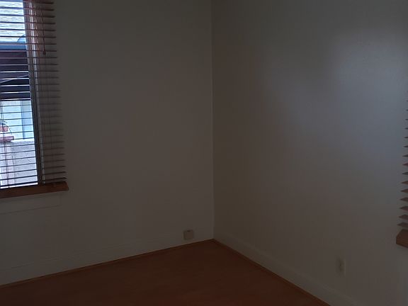 5th image of 2920 Mary St #0