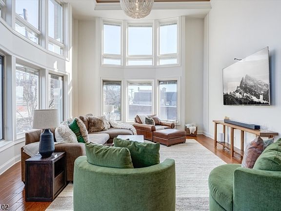 2nd image of 119 Walnut St #1