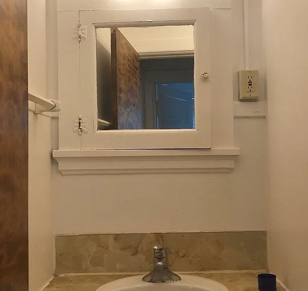 405 NE Oak St — Photo 48