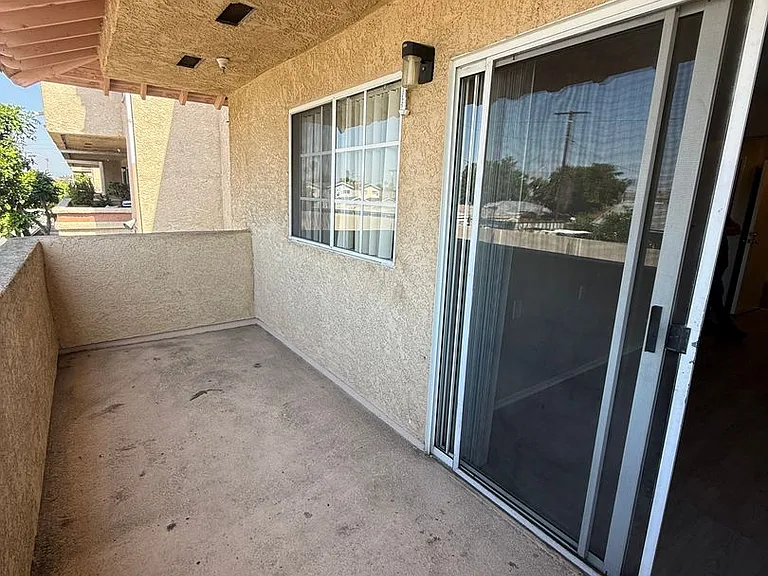 Hawaiian Terrace Apartments — Photo 8
