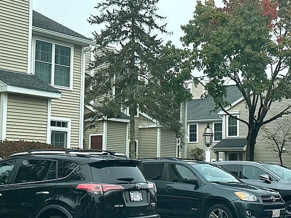 3rd image of 53 Bradford Commons Ln