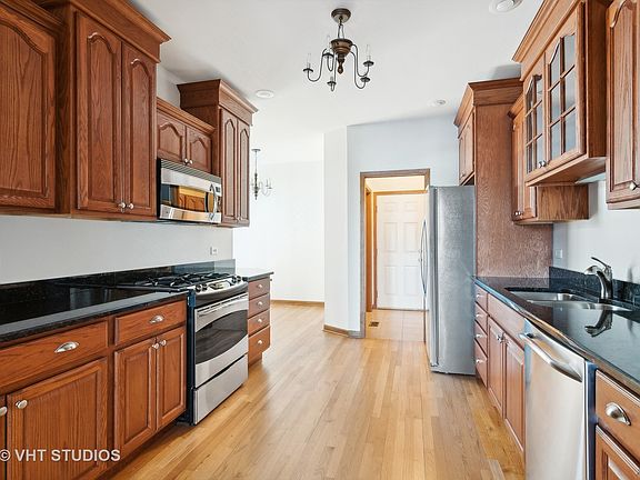 4th image of 22W530 Lakeside Dr