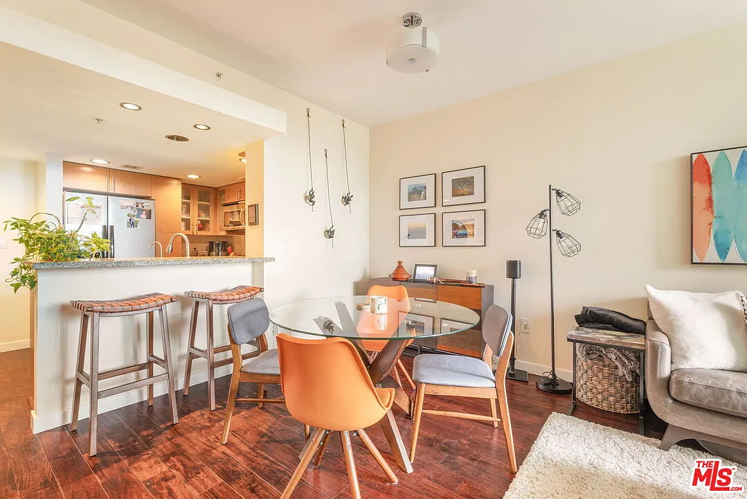 1 bed, 1.0 bath, 814 sqft, $4,250 — Photo 4