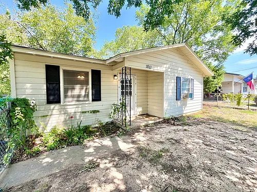 1813 Wayne St Photo 1