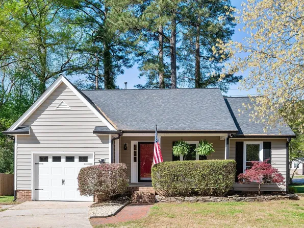 2709 Heathersmith Ct, Raleigh, NC 27604