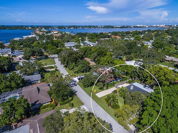 2nd image of 1829 Pandora Dr