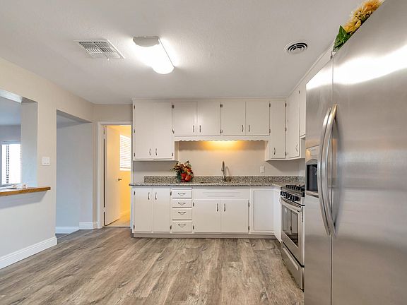 V2 Kitchen