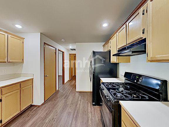 3rd image of 8303 1st Pl SE