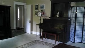4th image of 1384 N College Ave