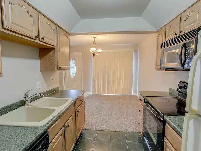 1724 Townhall Ln #1724 — Photo 7