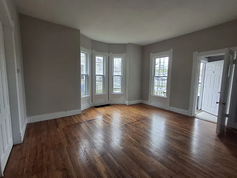 13 Charles St #1 — Photo 4