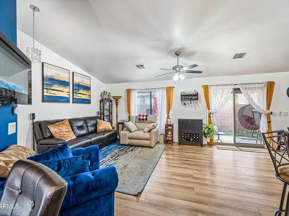 1260 S LINDSAY Road #38, Mesa, AZ 85204