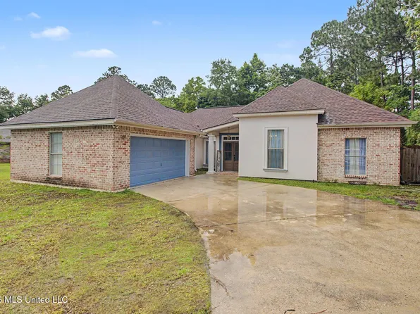 73636 Diamondhead Dr N, Diamondhead, MS 39525