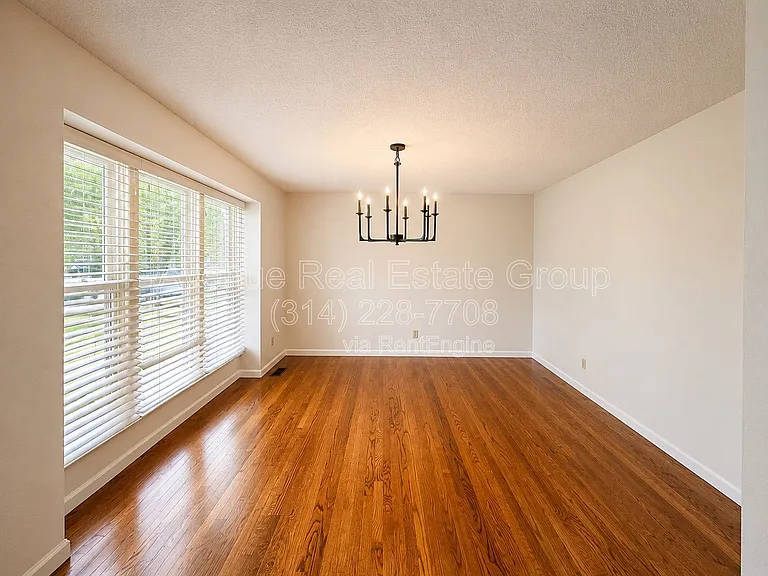 13241 Delft Dr — Photo 2