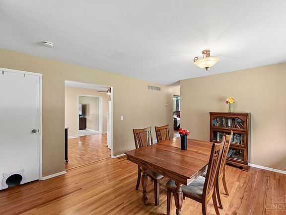 5th image of 7089 Bluecrest Dr