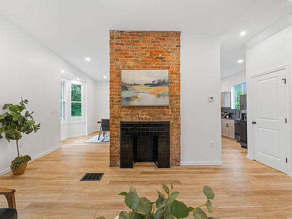 3rd image of 377 Alden Ave