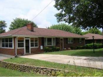 1st image of 1215 Moseley Dr