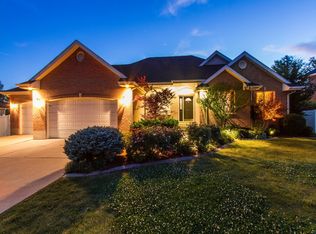 842 S Lloyd Rd, Fruit Heights, UT 84037