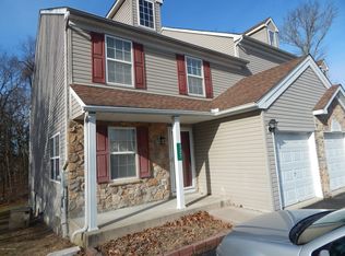 327 Cabinsglade Ct, East Stroudsburg, PA 18301